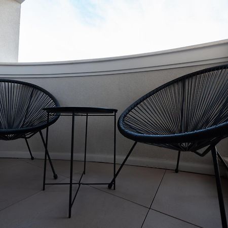Novos Luxury Suites Bukarest Exterior foto