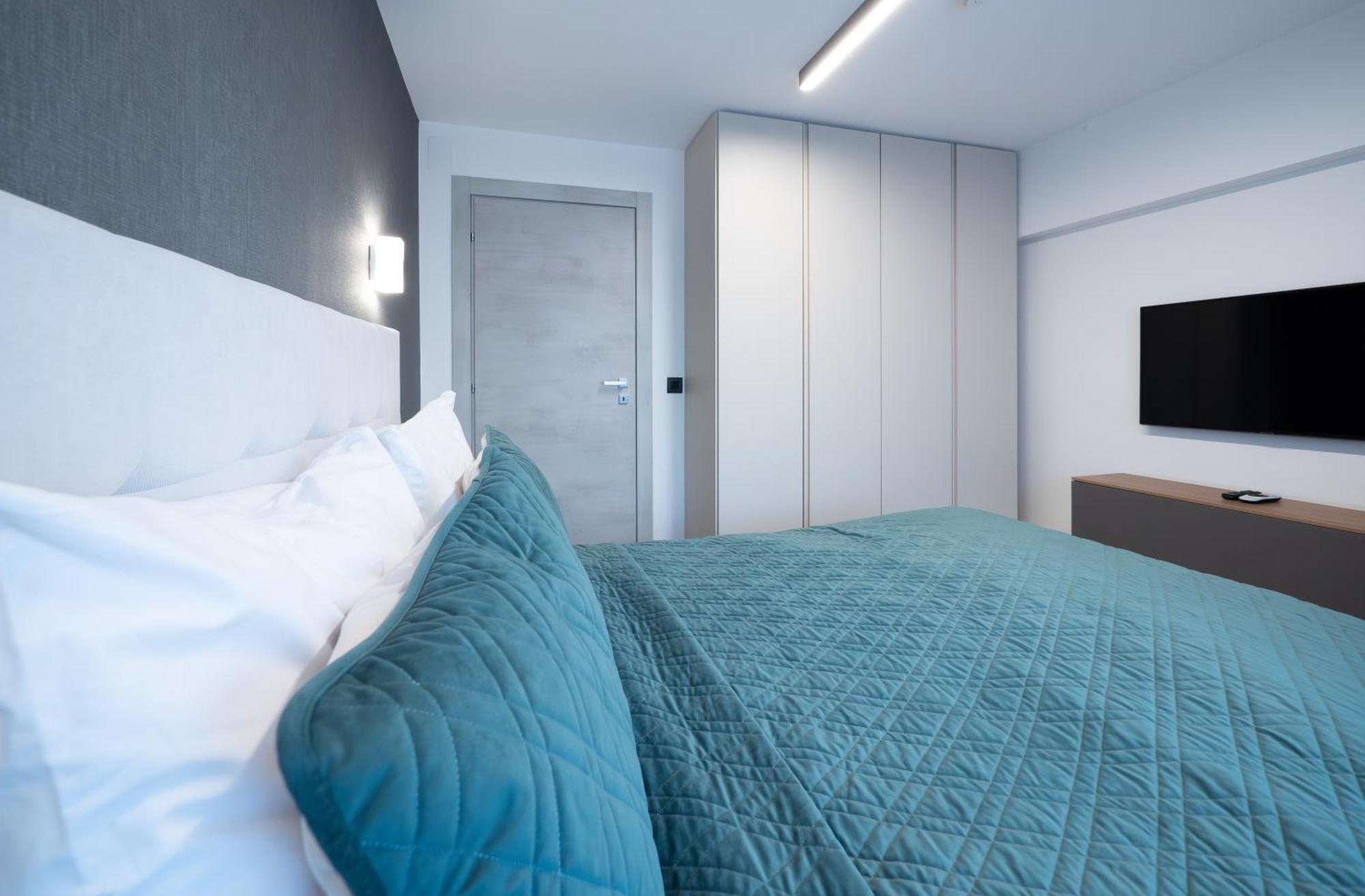 Novos Luxury Suites Bukarest Exterior foto